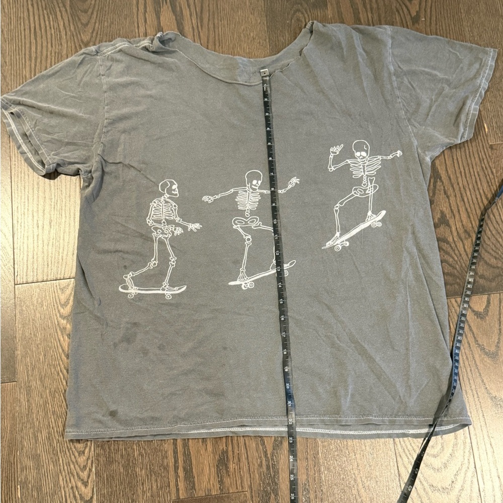 Gray Skeleton Skateboard T-Shirt
